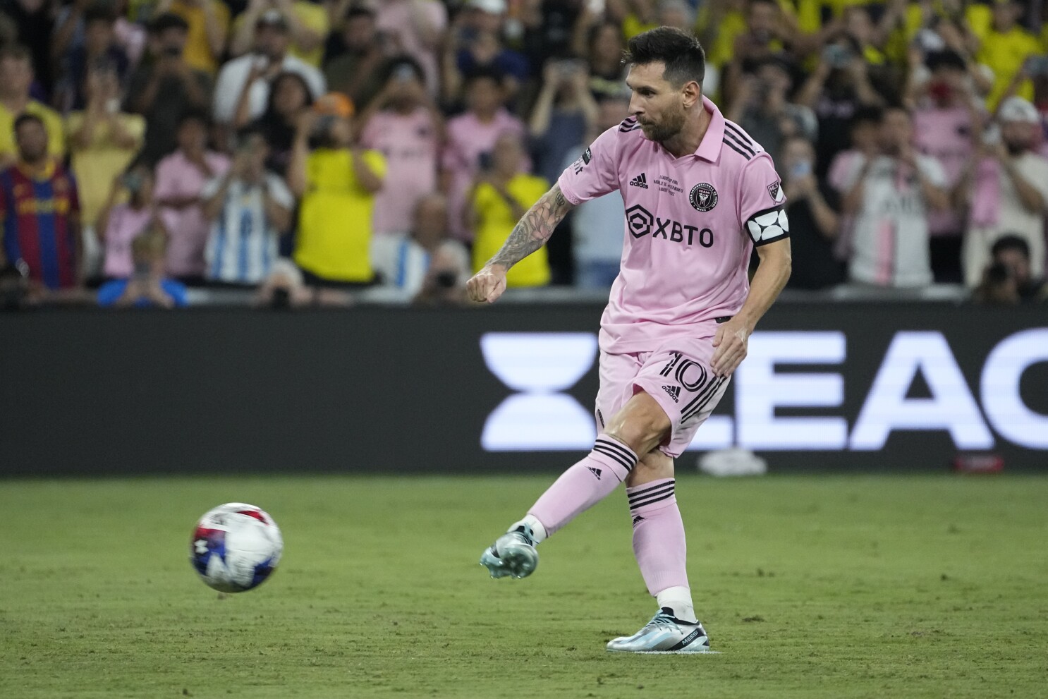 Messi shoes 217 online